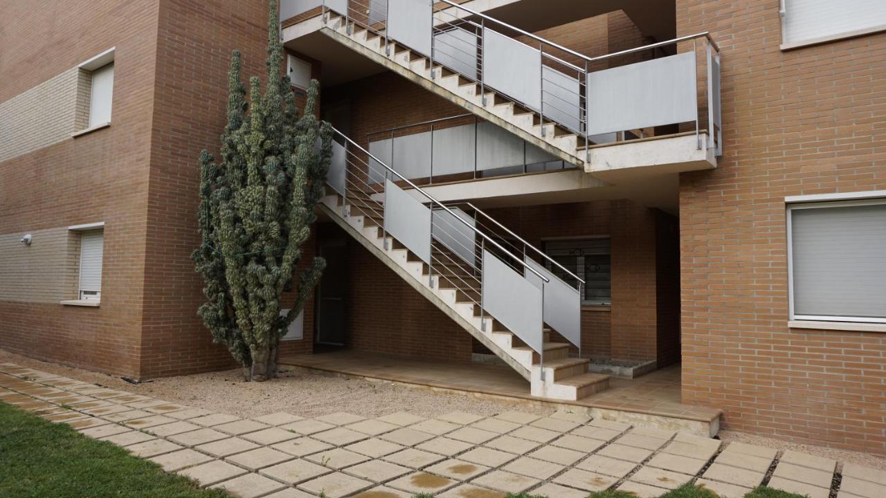 Encantador Apartamento Familiar 4 Px Con Terraza, Parking Y Wi-Fi En Llanca Exterior photo