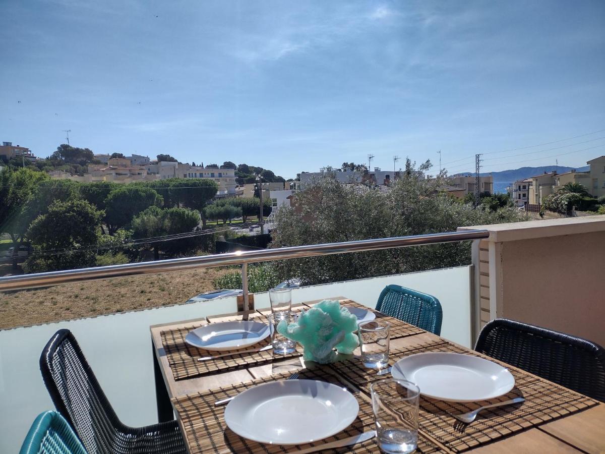 Encantador Apartamento Familiar 4 Px Con Terraza, Parking Y Wi-Fi En Llanca Exterior photo