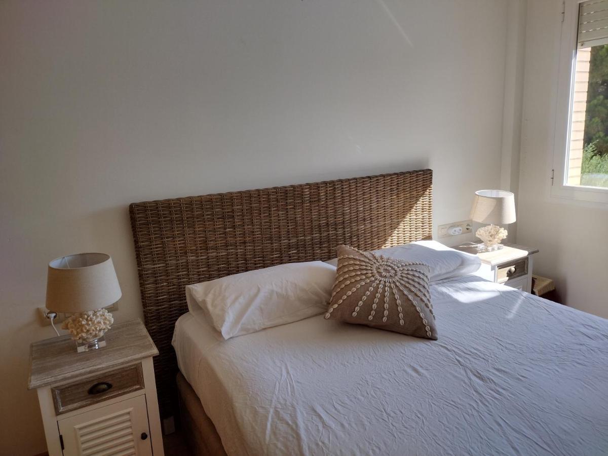 Encantador Apartamento Familiar 4 Px Con Terraza, Parking Y Wi-Fi En Llanca Exterior photo