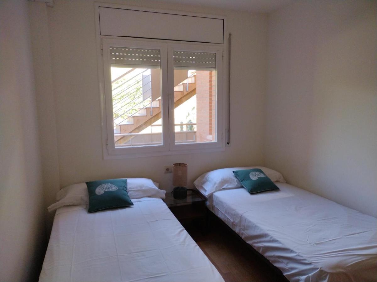Encantador Apartamento Familiar 4 Px Con Terraza, Parking Y Wi-Fi En Llanca Exterior photo